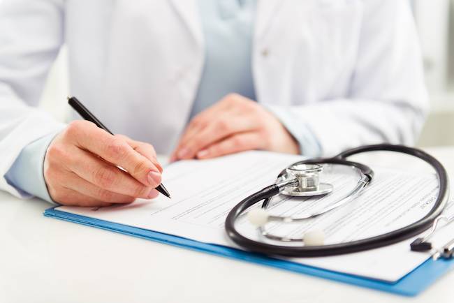 Profissionais de saúde numa sessão de formação da Health Improvements